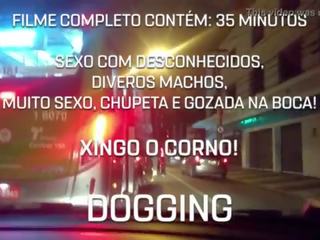 Corno levando bir esposa cristina cris em seu primeiro dogging na mirante da lapa paragraf ser abusada por desconhecidos, xinga o corno, chupa, e engole leitinho