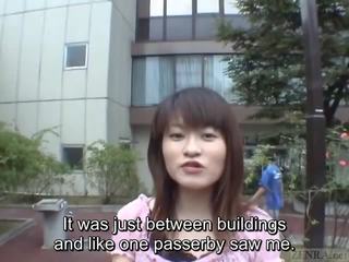 Untertitelt extrem japanisch öffentlich nacktheit striptease im tokio