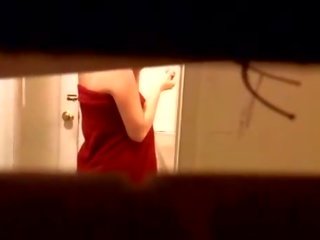 Chị gái bắt tại phòng tắm - camera gián điệp