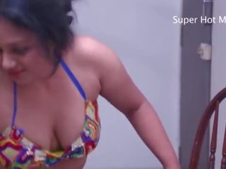 Con la sirvienta. caliente bhabhi