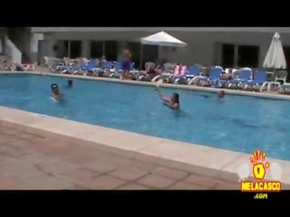 Locuras it una piscina p&uacute;blica 2&ordm; melacasco.com