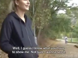 Tchèque amateur le jogging nana obtient certains baise pour pognon