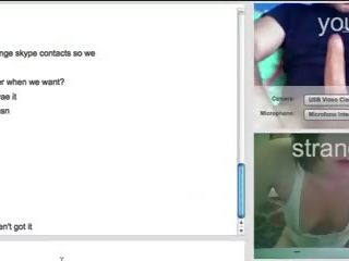 Omegle aventuras 4 - firma tetitas y cepillo para el pelo en coño