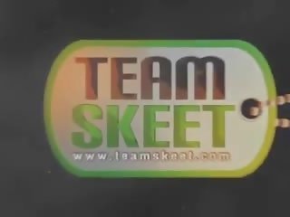 Teamskeet 巴西人 青少年 卡米拉 贝拉 的阴户 舔 性交 hardcor