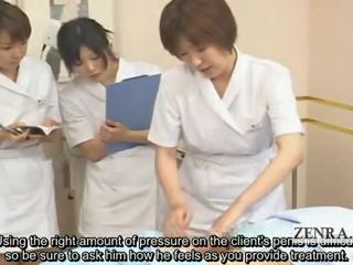 Subtitulado mujer vestida hombre desnudo japonesa paja spa grupo demostración