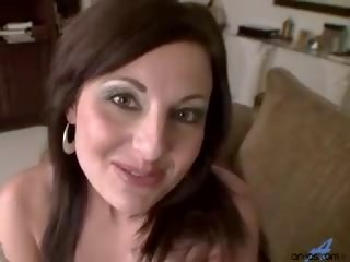 Hot cougar mom aku wis dhemen jancok in tumit masturbates