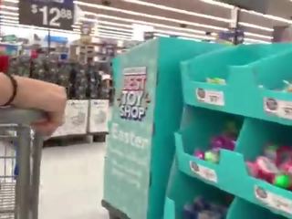 A real taong kakatuwa recording a Mainit dalaga sa walmart -