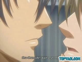 Sensual homossexual anime rapazes tendo um língua beijo decifrar momento