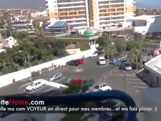 Onani sur mon balcon avec des voyeur francais