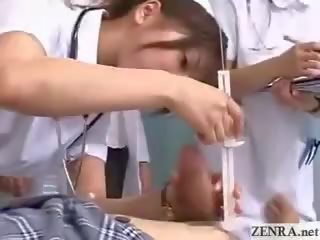 Mqmf japón médico instructs enfermeras en apropiado paja