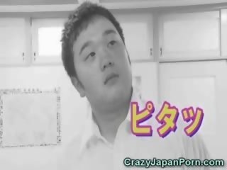 E zezë fucks nxënëse në wtf japoni porno!