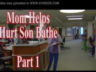媽媽 幫助 傷 兒子 bathe 部分 1