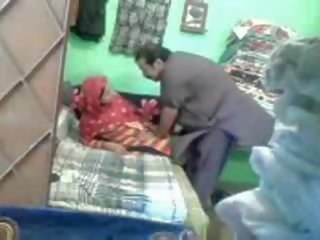 Mature Pakistani Couple In To A Quick Fuck