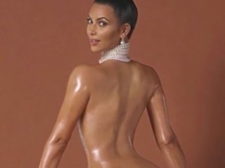 Kim kardashian top-less: http://ow.ly/sqhxi