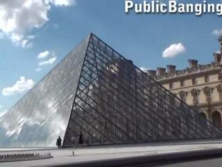 Louvre museum 公 組 性別 三人行