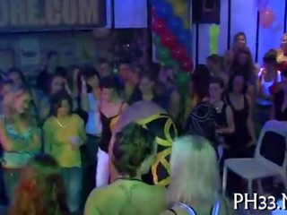 Cope dansen striptease en sijpelen poes