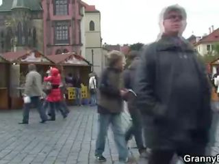 Gammel besta turist jumps på hans kuk