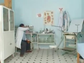 سام gyno كس لائق فحص بواسطة كبار السن الطبيب