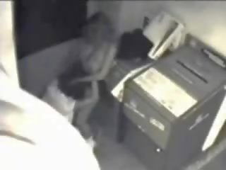 Lesbian gadis tertangkap di keamanan kamera