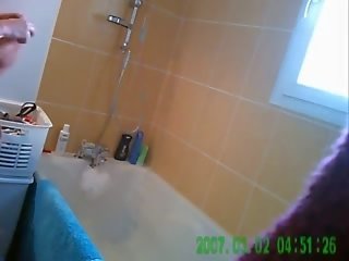 Amateur versteckt dusche kamera
