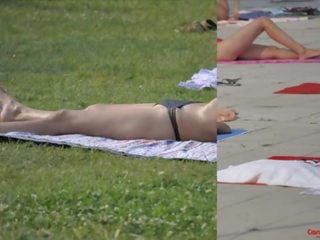 Прихований камера оголена пляж дівчинки з оголеними грудьми матусі сексуальна осли бікіні
