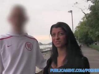 Agent publiczny piękne brunetka pieprzony w hotel jako jej bf waits na zewnątrz