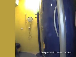 Russisch mieze erwischt von ein versteckt kamera