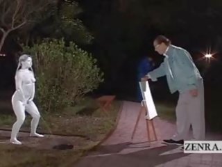 자막 일본의 공공의 공원 statue 분수 prank